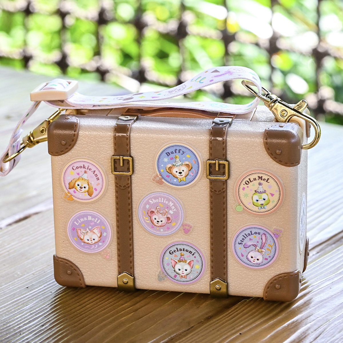 ミッキーマウスのトランクをイメージ！”ダッフィー＆フレンズのフロム