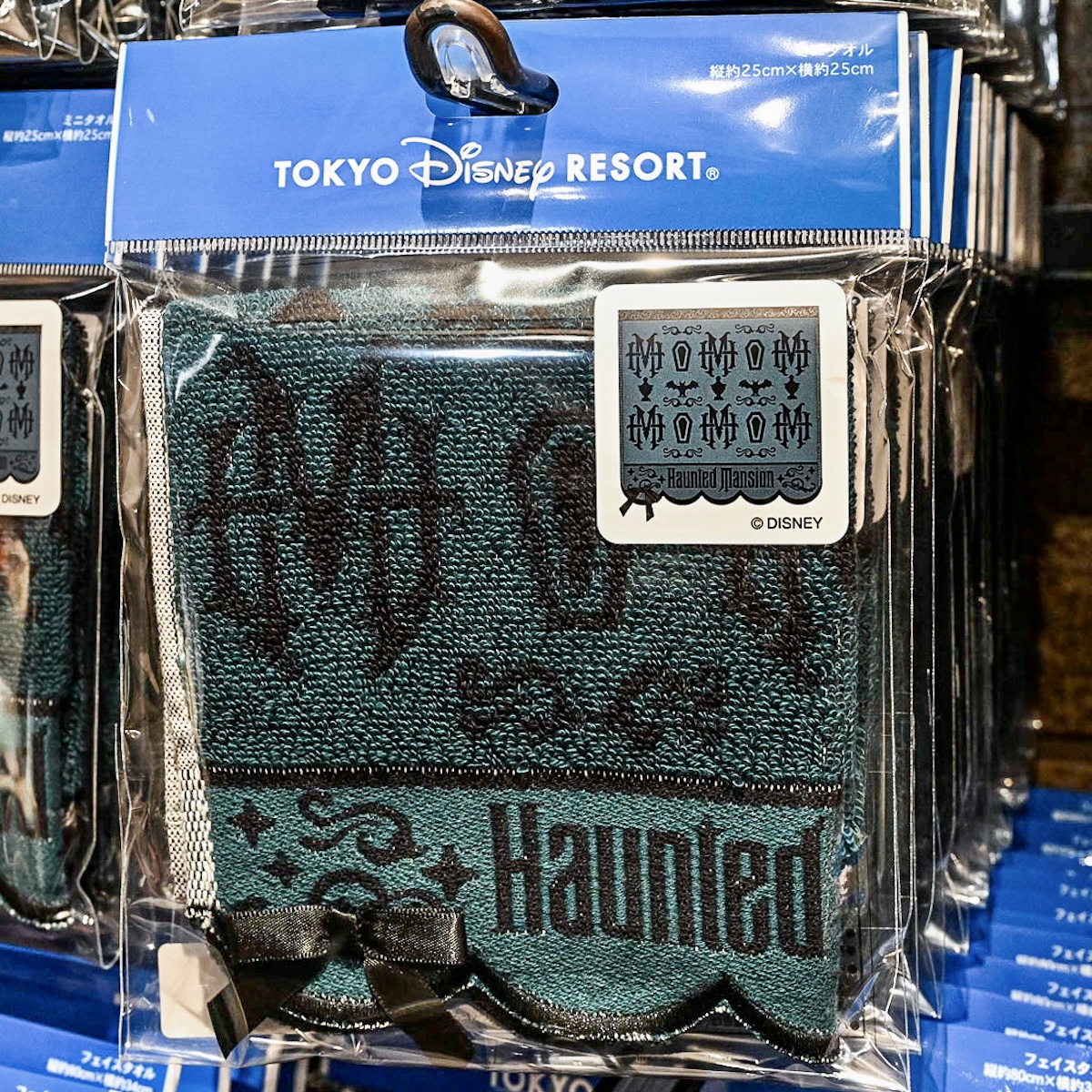 ロゴや紋章、壁紙をデザイン！東京ディズニーランド「ホーンテッド