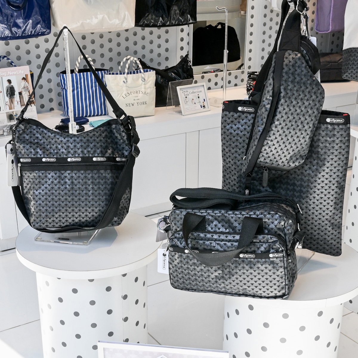 ディズニー100周年限定アート！レスポートサック「Disney100