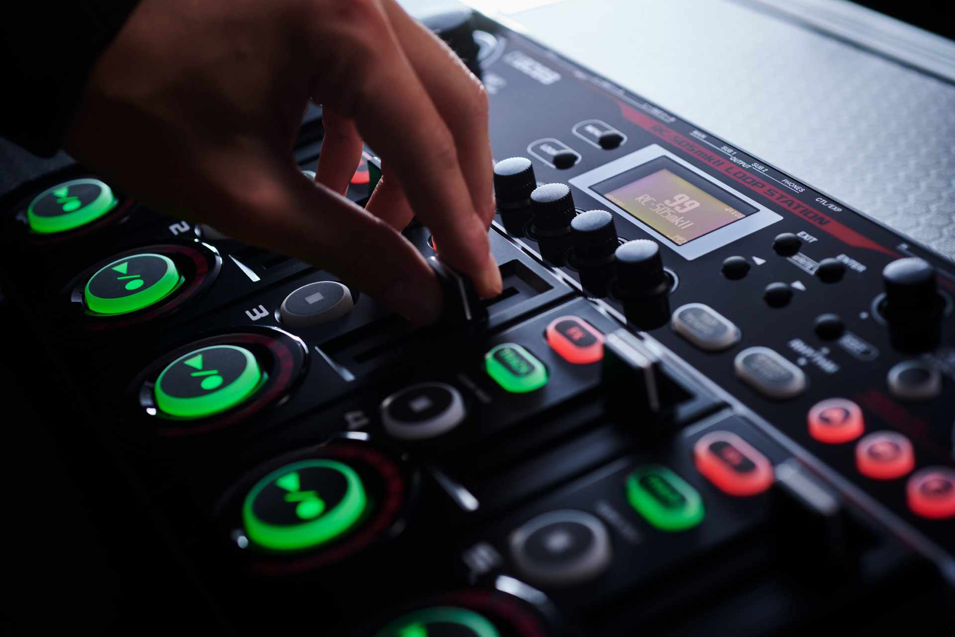 BOSSの王道テーブルトップルーパーが正統進化「RC-505mkII」 | DJ機材