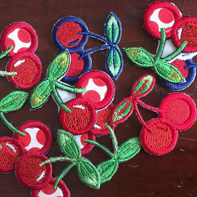 さくらんぼ刺繍のステッカーワッペン｜mimi刺繍｜東京・吉祥寺の小さな