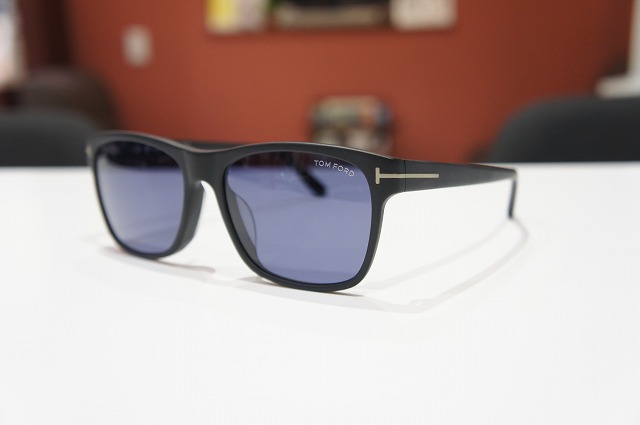 TOMFORD(トムフォード) TF698-F Giulioを入荷致しました【通販】