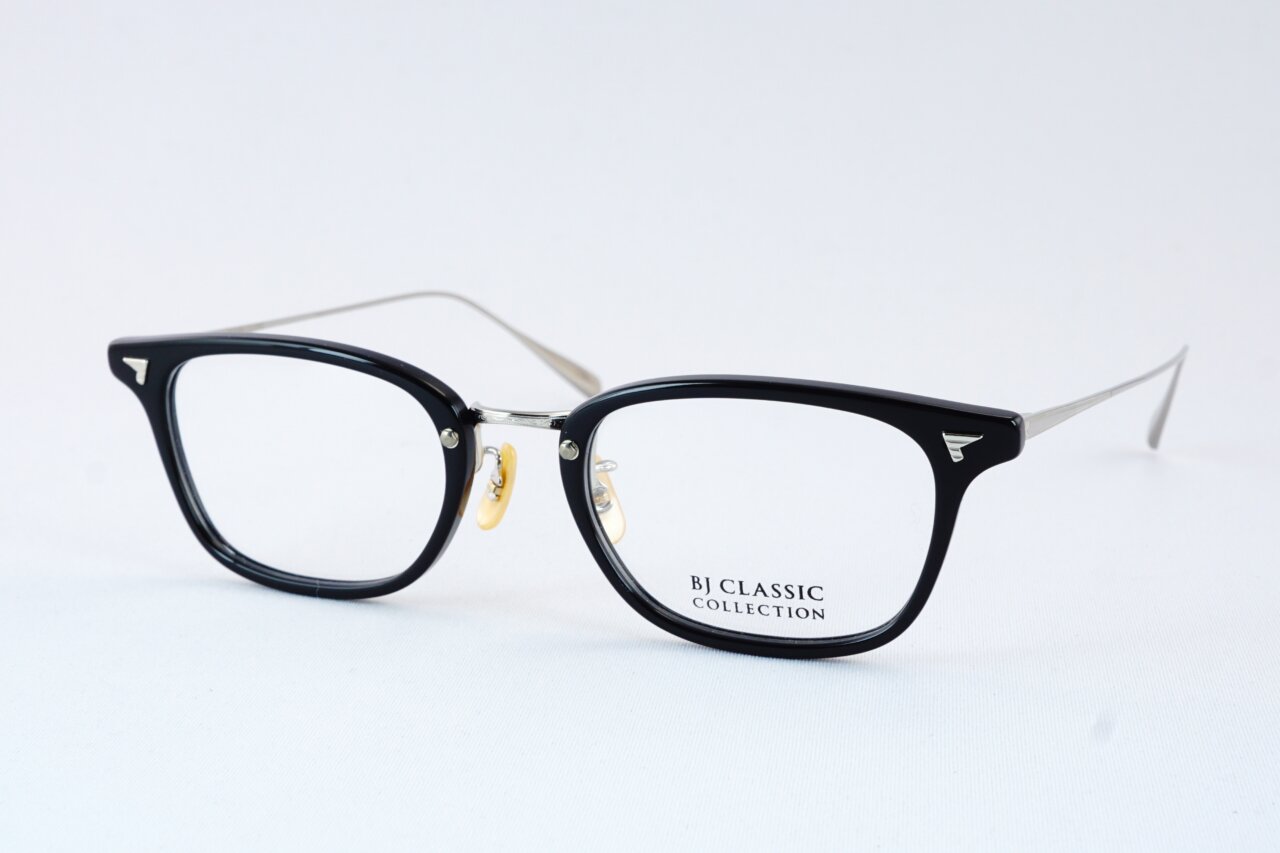 スーツに似合う！大人の魅力が溢れ出すスクエアメガネBJ CLASSIC「COM