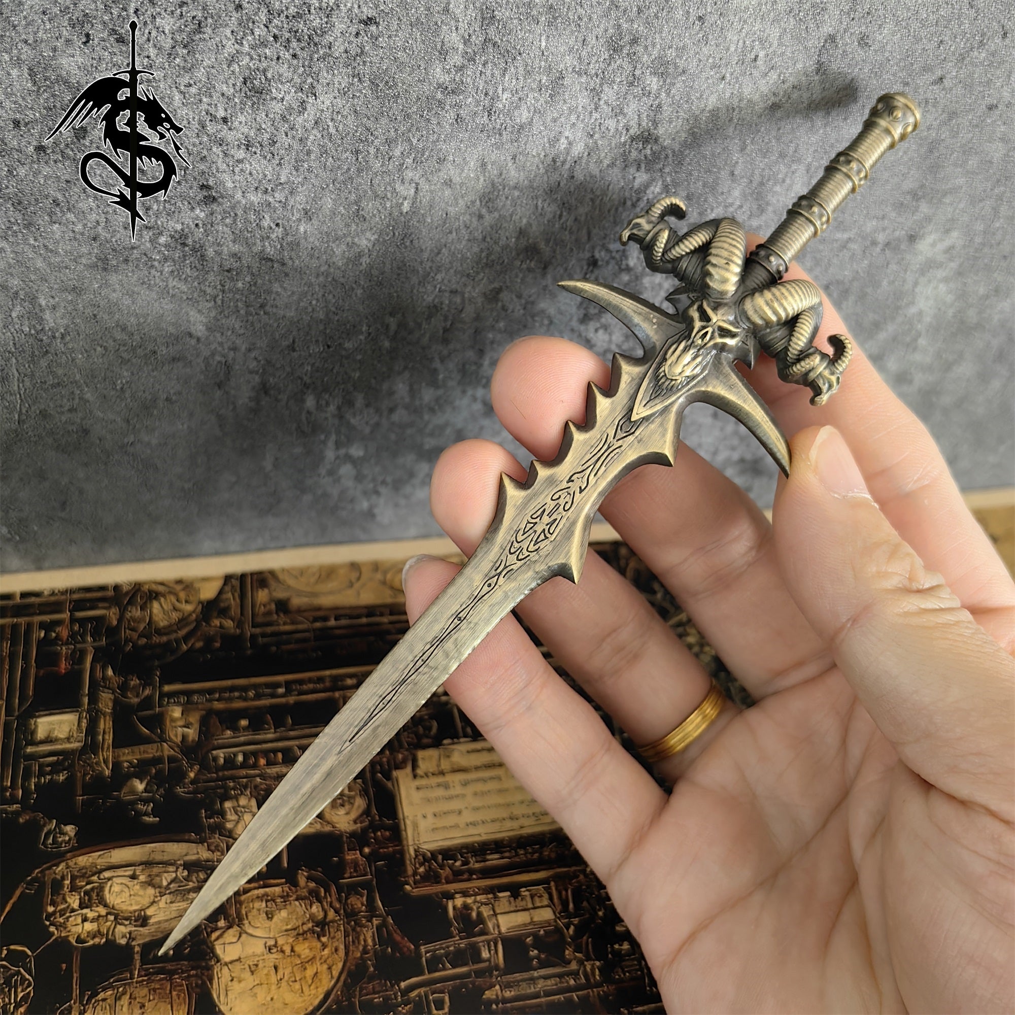 Frostmourne_7.jpg?v=1714188332