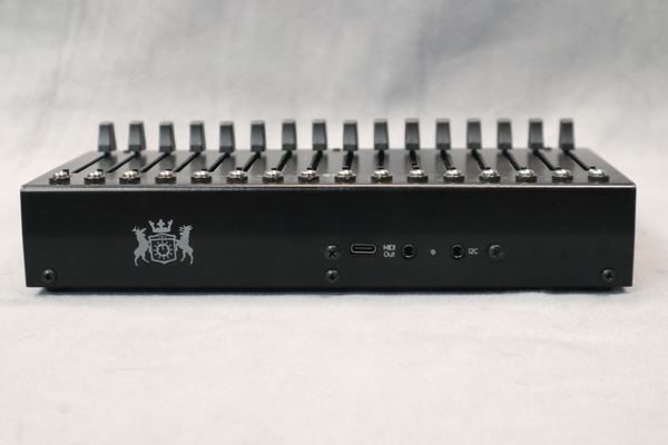 Michigan Synth Works/XVI Euro16 モジュラーシンセ XVI Desktop USB