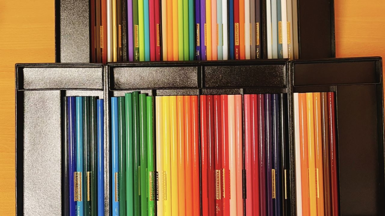 カリスマカラー色鉛筆】カラーチャート（色見本）とレビュー