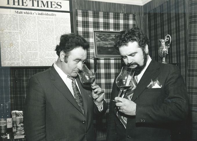 マティーニ エクストラ ドライ ベルモット 15% 75cl – Milroy's of Soho