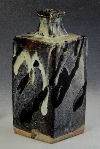 濱田庄司作品【釉描角瓶】の買取・査定はミライカ美術にお任せください