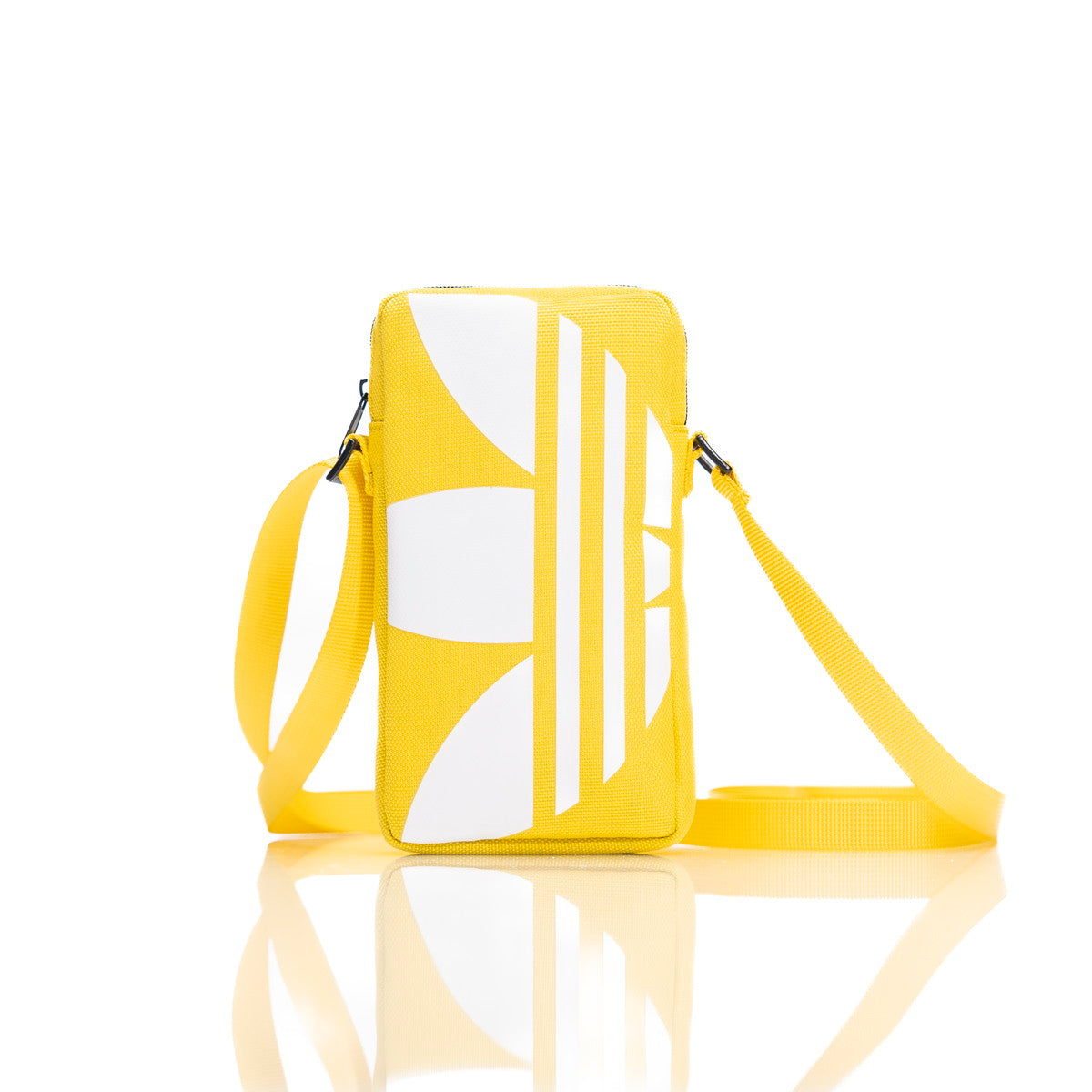 adidas ユニバーサルフォンポーチ Universal Pouch Big Logo ゴールド