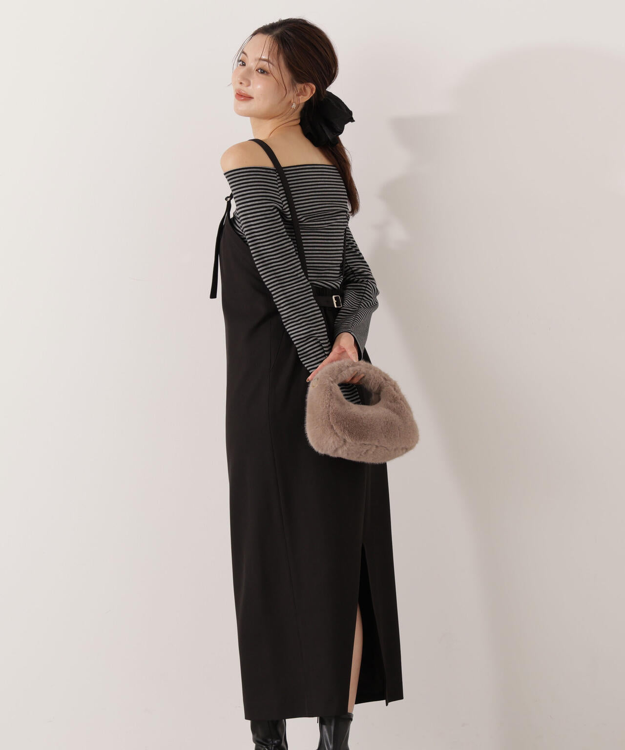 青島心さん着用】フロントファスナーナロージャンスカ | PROPORTION