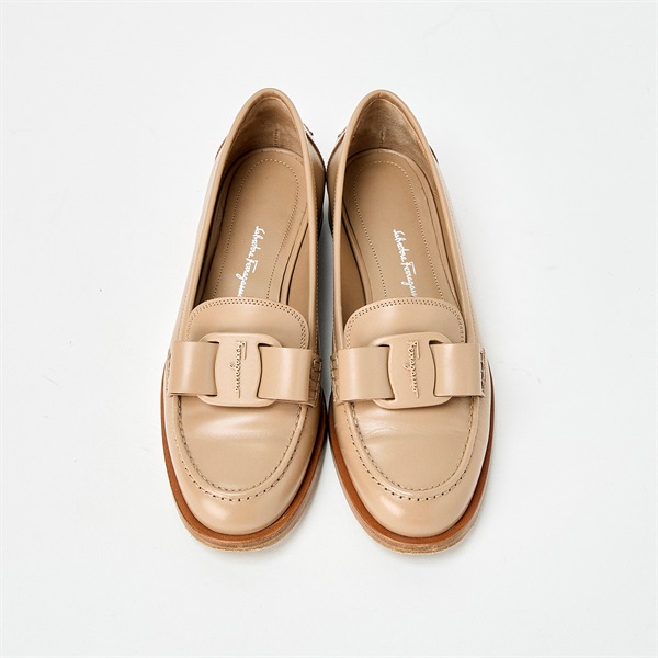 Salvatore Ferragamo ヴァラ ローファー 6 1/2 ピンクベージュ レザー