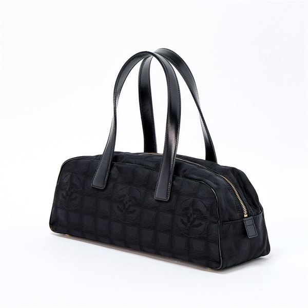 CHANEL ニュートラベルライン 2005年頃 ショルダーバッグ ブラック