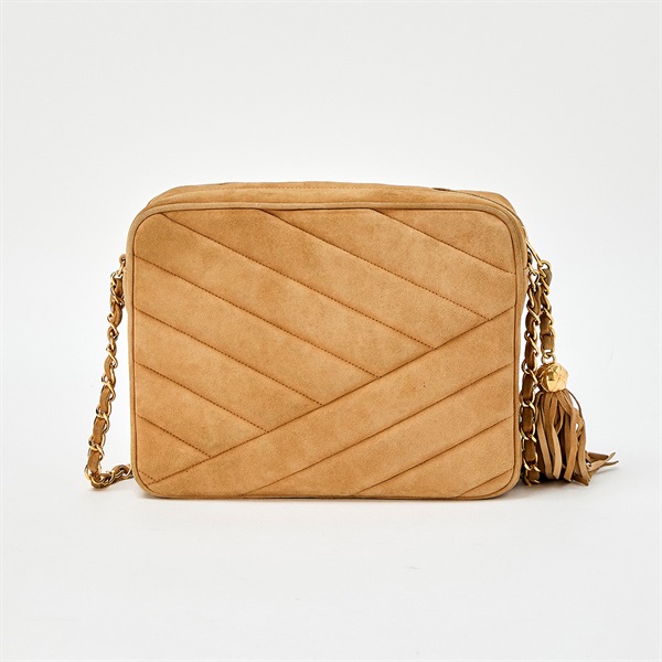 CHANEL シェブロンステッチ タッセル ショルダーバッグ キャメル