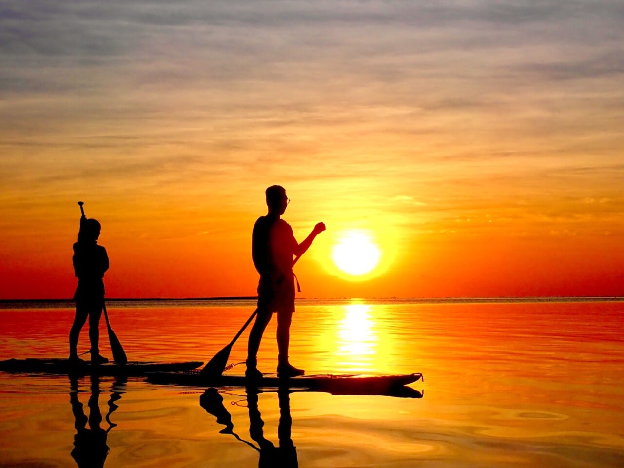夕暮れ】茜色の夕焼けに包まれる…サンセットSUPツアー - 宮古島