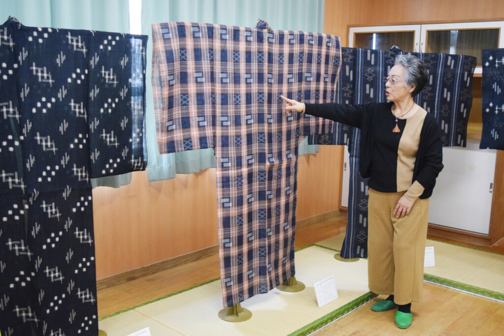 研修生らの苧麻糸展示 宮古上布コレクションも きょうから2日間開催