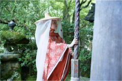 平安壺装束を身にまとい、1200年の歴史を持つ大聖院詣でと宮島散策を