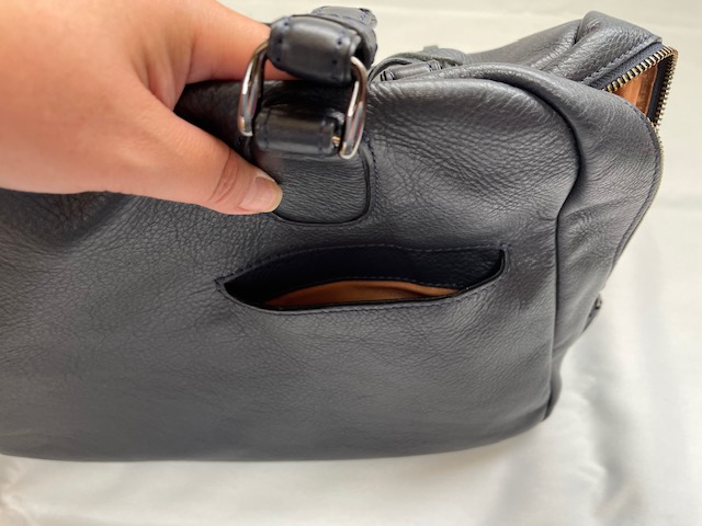 土屋鞄製作所のサージュブリーフトートは女性のビジネストートとして