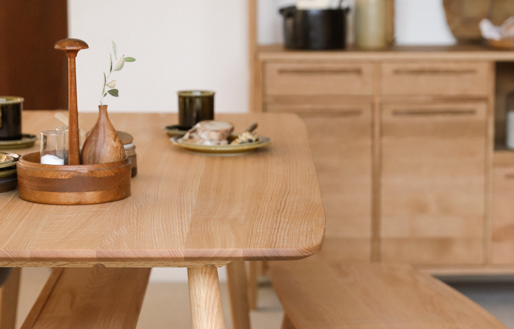 自分だけの木目を楽しむテーブル - MOMO NATURAL
