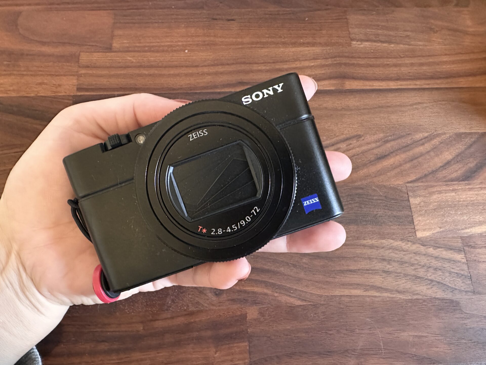 旅行や子供のイベントで使える高倍率ズームコンパクトデジタルカメラの