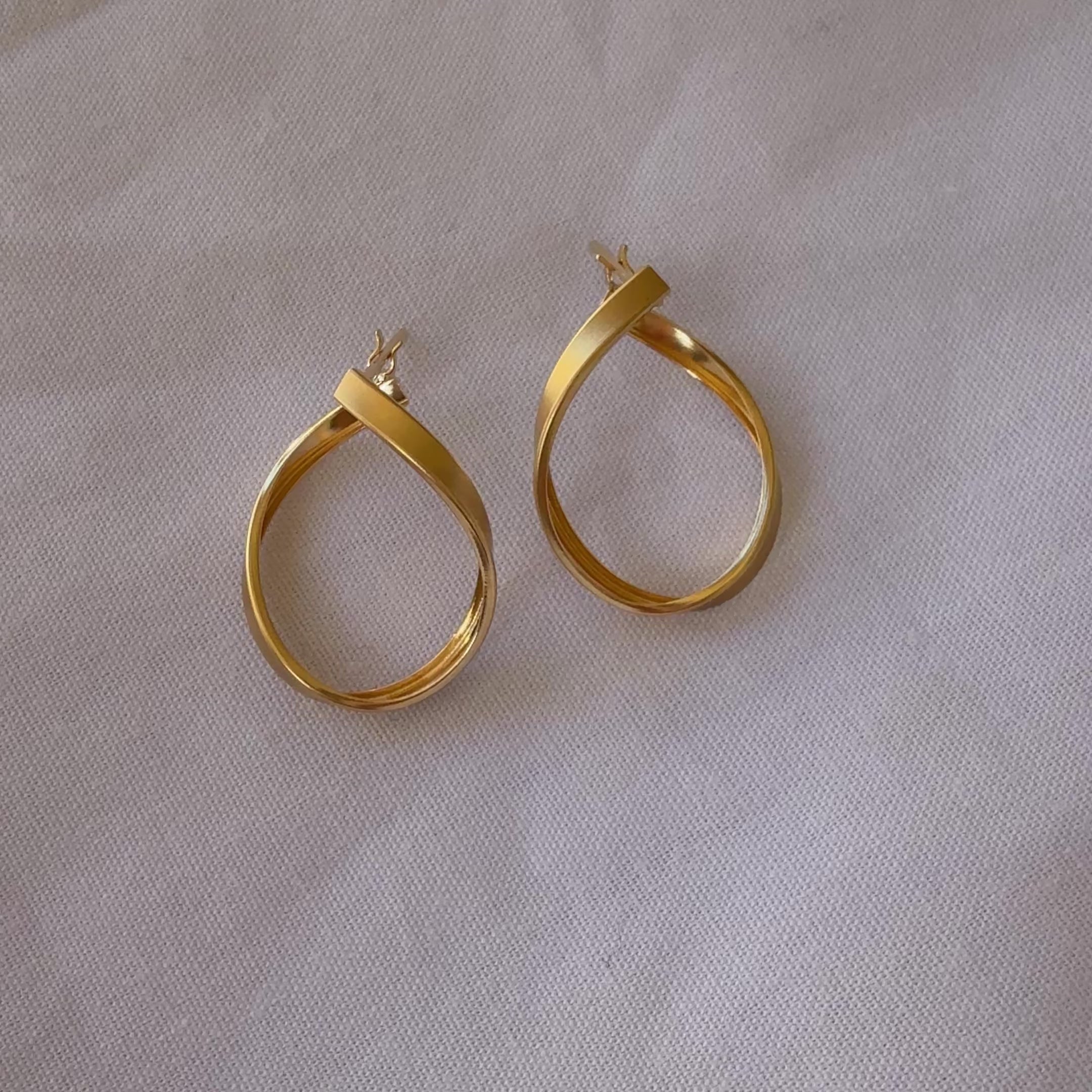 NEW＞K18サテンウェーブフープピアス