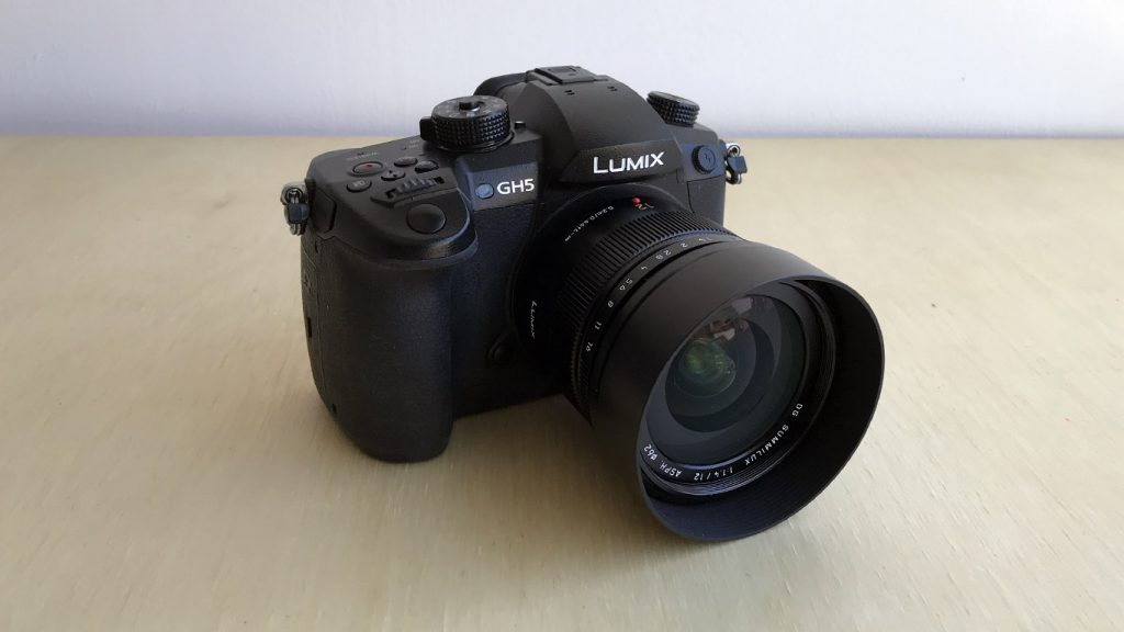 神レンズ！】明るい単焦点広角レンズLEICA 12mm/f1.4レビュー – 物と音