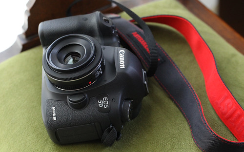 バッテリーグリップ BG-E11と最軽量EOS 5D Mark III – mono-logue