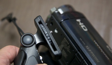 リモコン三脚グリップ GP-AVT1 レビュー – mono-logue