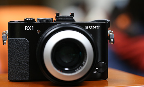 究極のコンデジ？SONY RX1を（助手が）買った – mono-logue