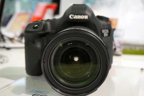 EF24-70mm F4L IS USM を見てきた | b's mono-log