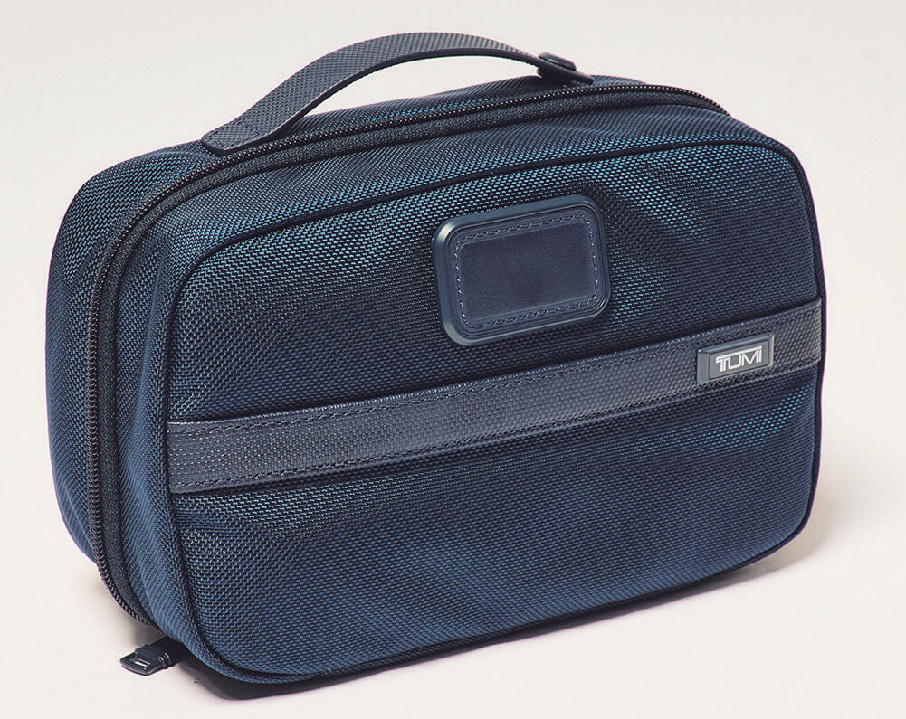 完成度の高さに驚愕」スリムでスタイリッシュな傑作ビジネスバッグ