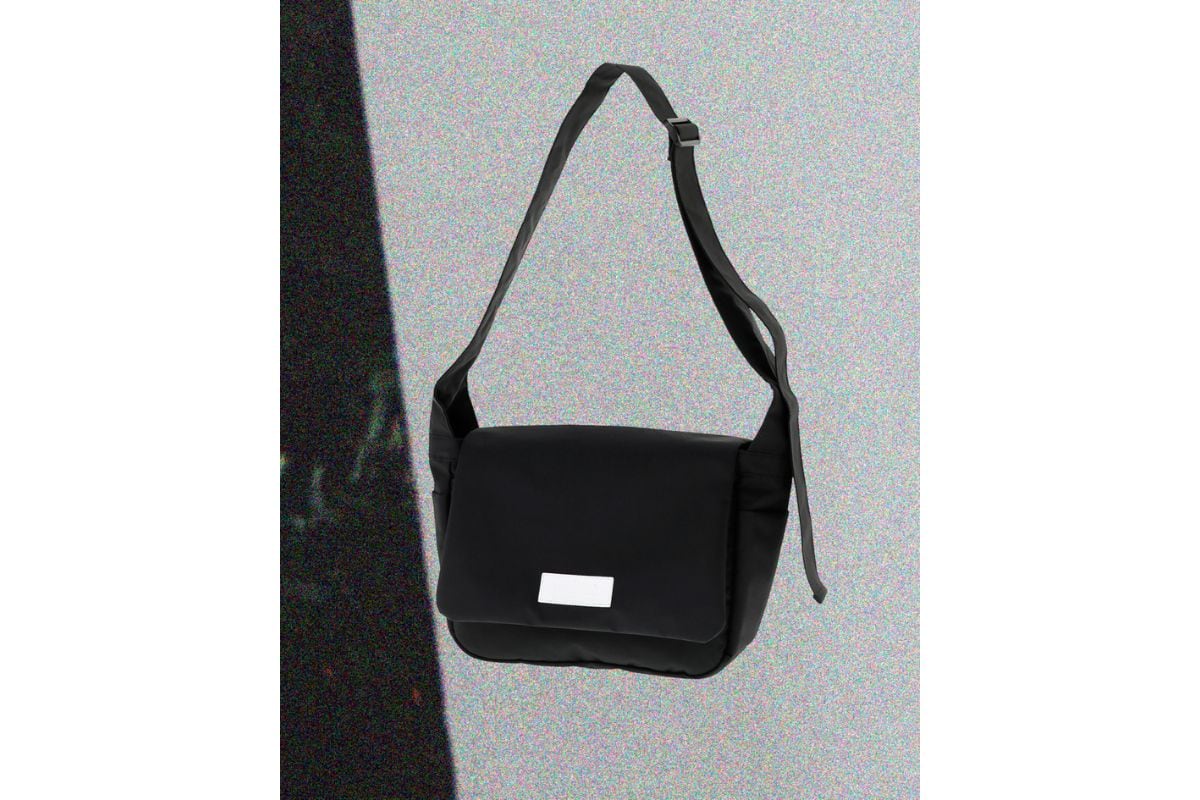 カジュアル＆モードなおしゃれバッグ」白革タグのマンハッタン