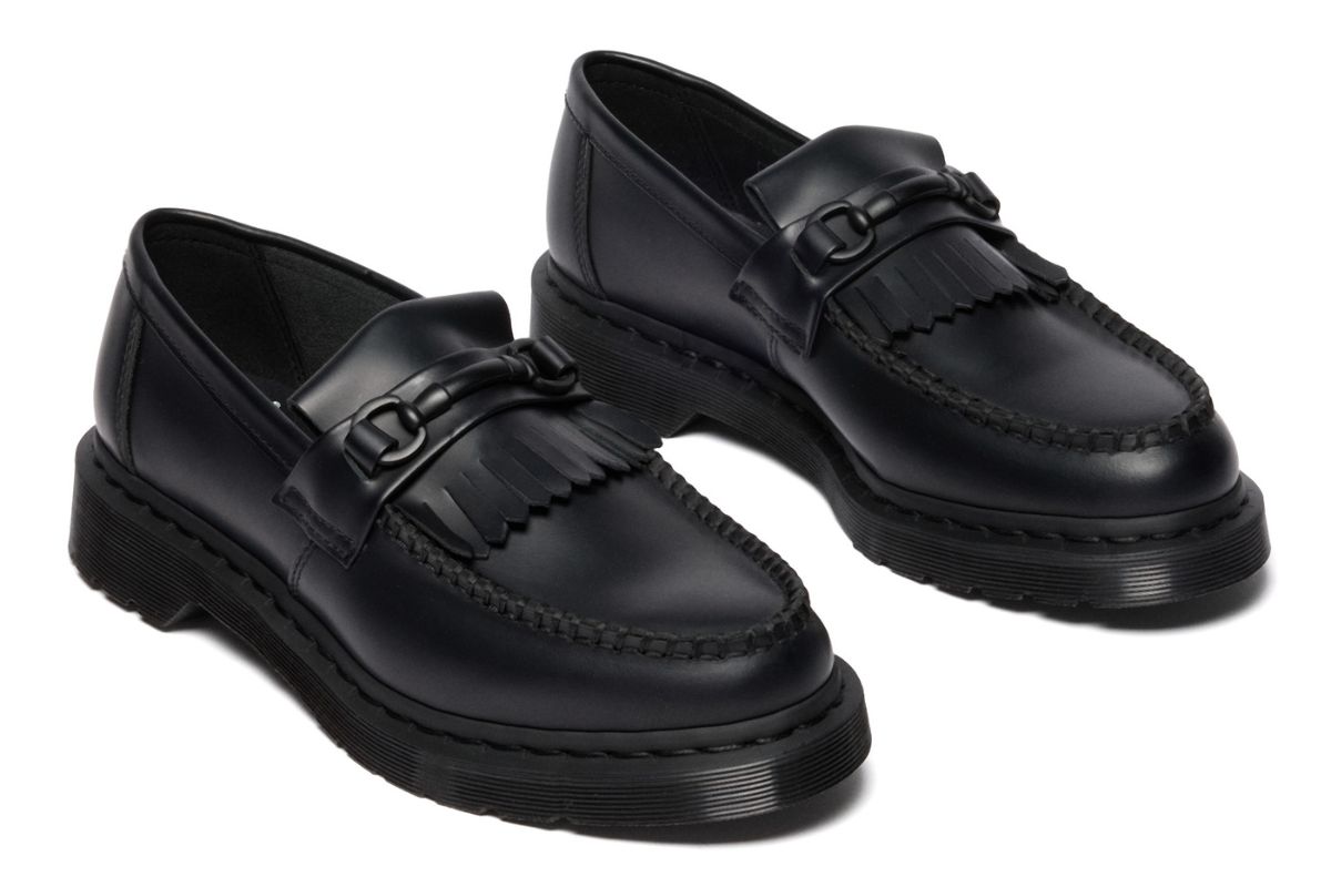 ドクターマーチンの限定モデル」象徴的ローファー“エイドリアン”を