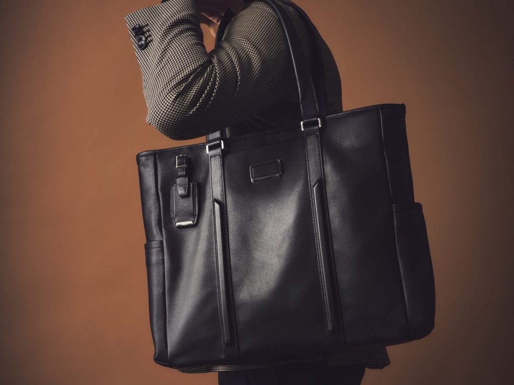 数年ぶりに大流行の兆し」トートバッグが復権！シーン不問の超万能型