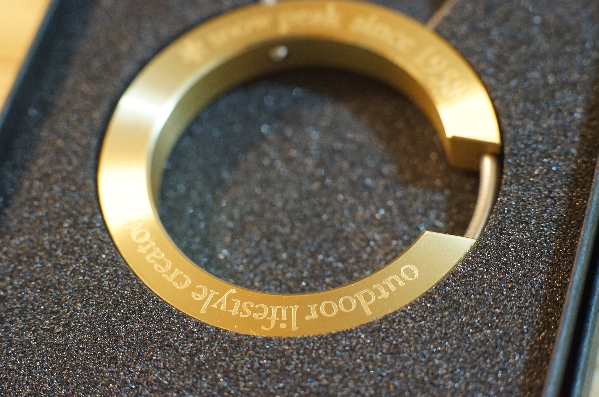 スノーピーク 株主優待(キーホルダー)が到着。使用上の注意はよくお