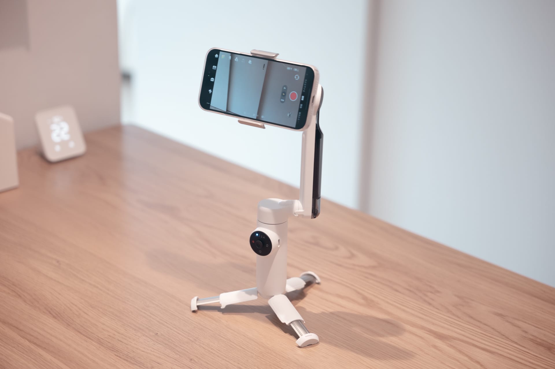 スマホジンバルの決定版 Insta360 Flow レビュー／持ち運びやすくAI