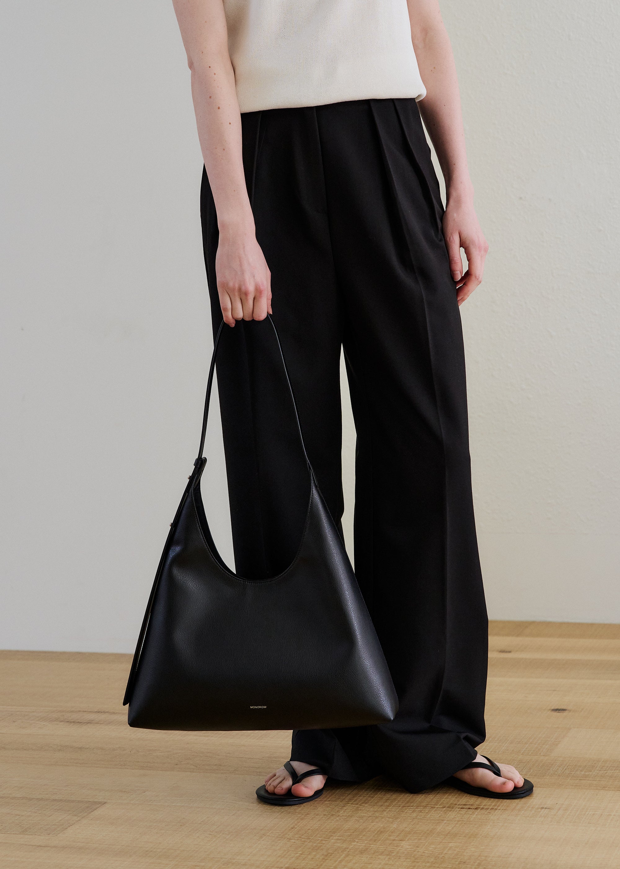 Angle Black – Monorow Indonesia