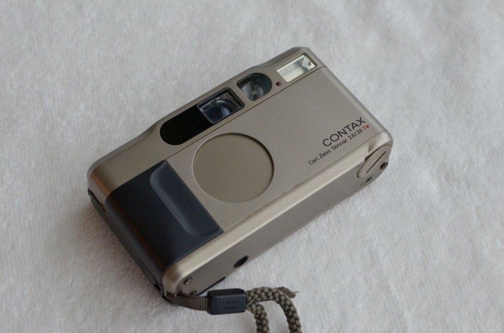 なぜ高い？高級フィルムカメラCONTAX T2の価格が高騰中