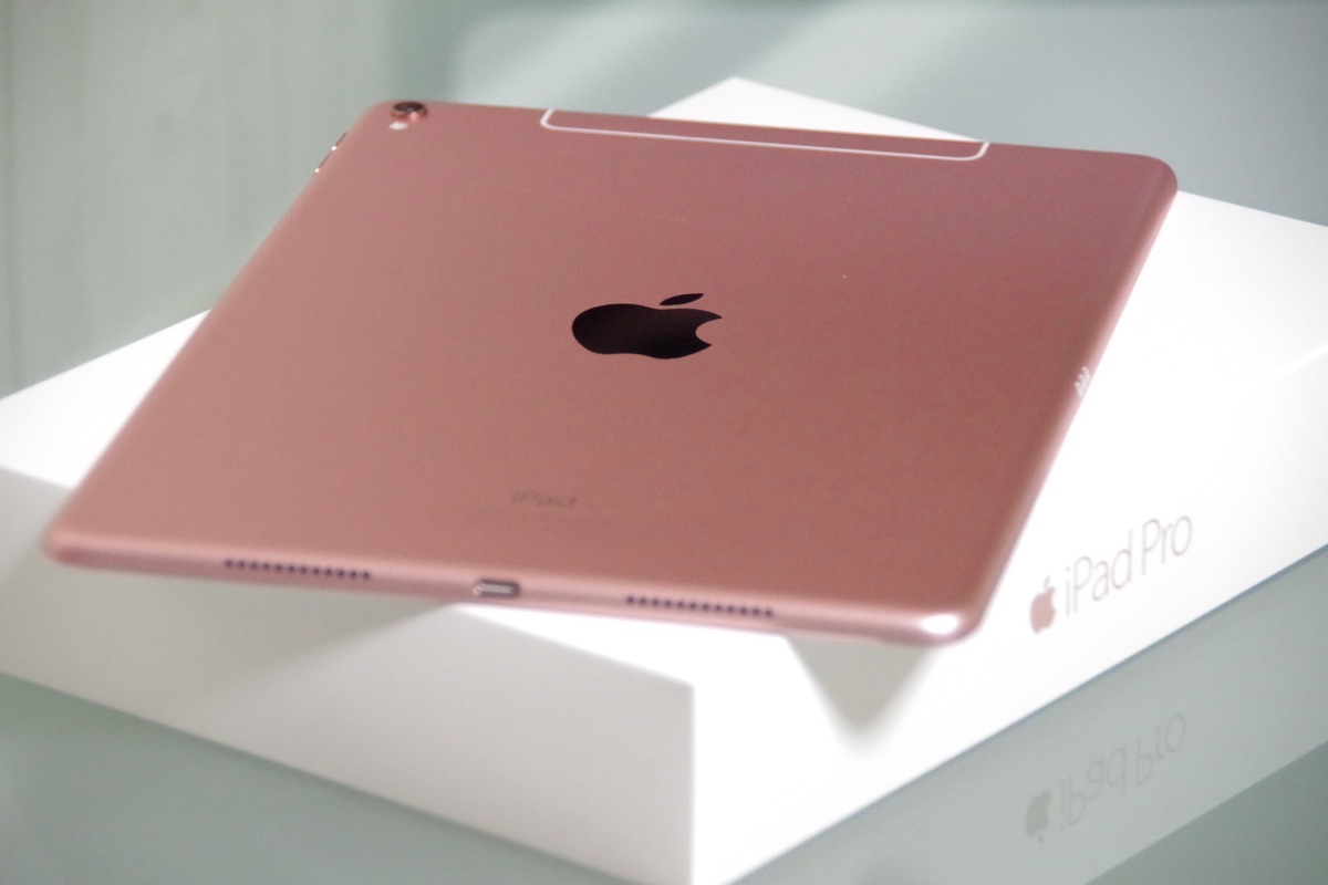 レビュー】9.7インチ新型iPad Proが届いたので開封の儀！iPad Air 2
