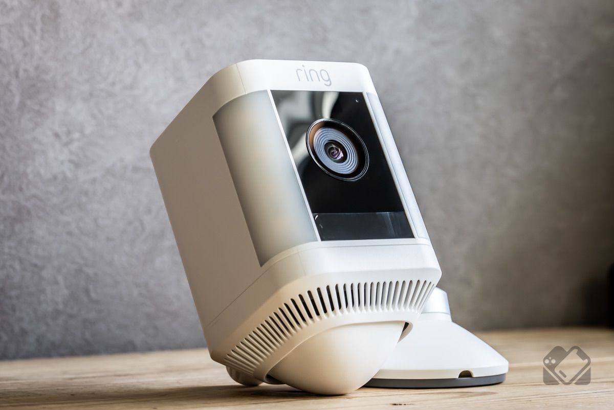 Ring Spotlight Cam Plusレビュー：これ1台で玄関の防犯対策万全