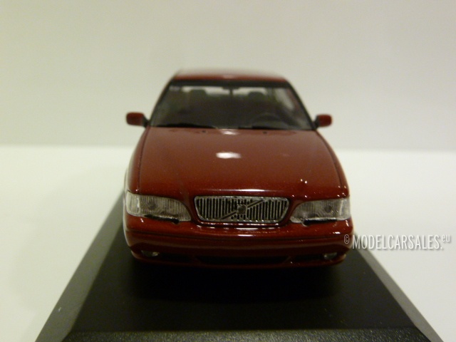 Volvo S70 Saloon Red Metallic 1:43 430171800 MINICHAMPS diecast