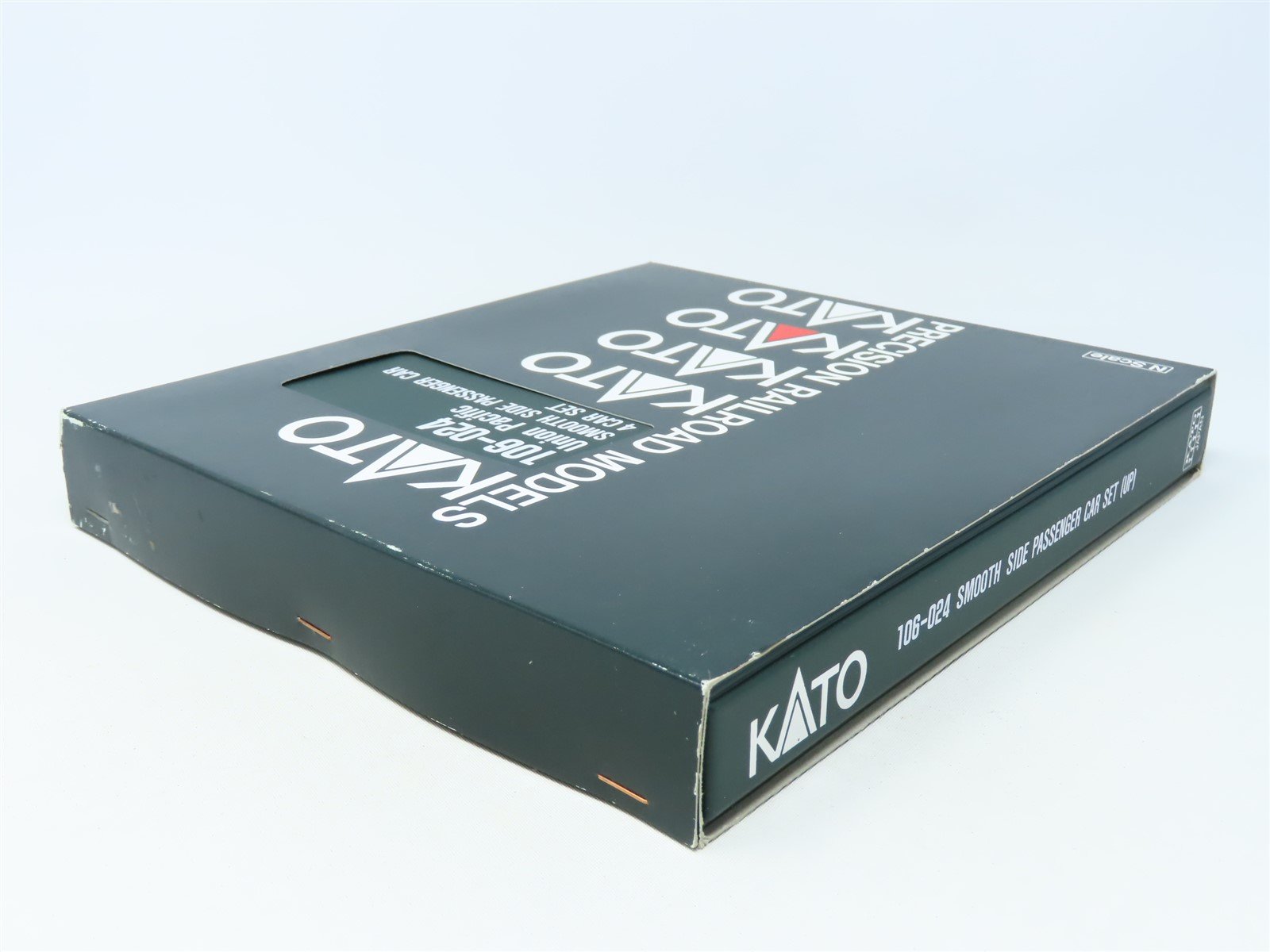 N Scale Kato #106-024 UP Union Pacific Smooth Side Passenger 4-Car