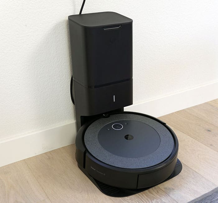 Roomba i3+ Review — Self-Empty Dust Bin - Modern Castle