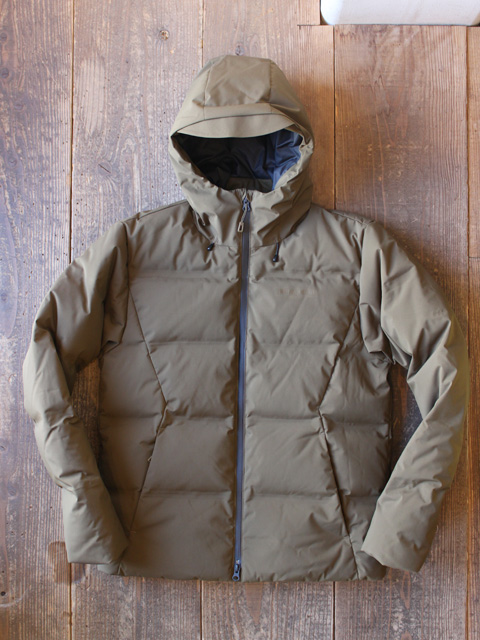 見た目は都会的、でも中身が「patagonia」なダウンジャケット Jackson