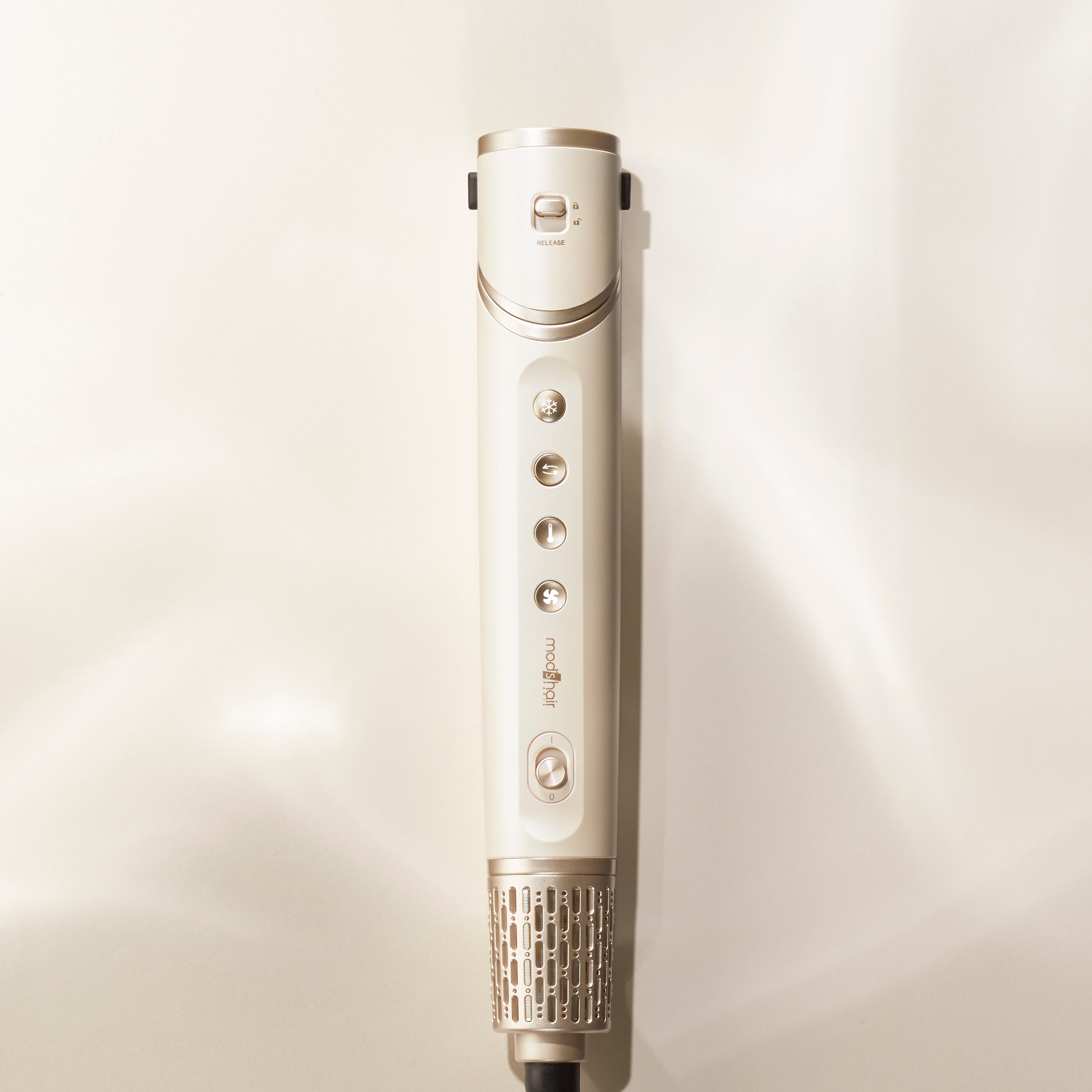 NEW】速乾・ボリュームアップ・艶ブローが1台で楽しめる、新感覚の