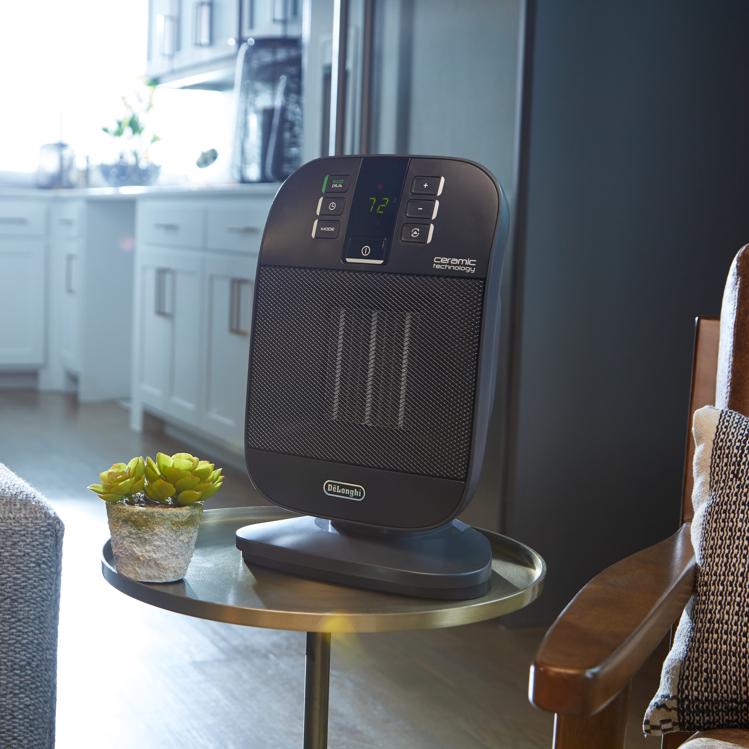 DeLonghi Up to 1500-Watt Ceramic Compact Personal Indoor Electric