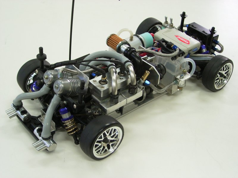 FW－05RRに直列2気筒水冷エンジン(4.22CC)搭載