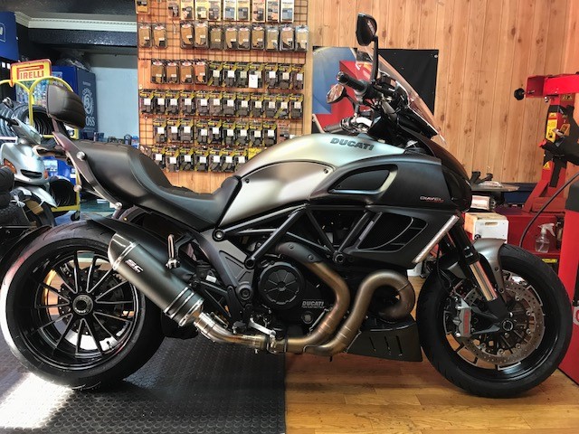 ドゥカティ ディアベル ミシュランパイロットパワー3にタイヤ交換