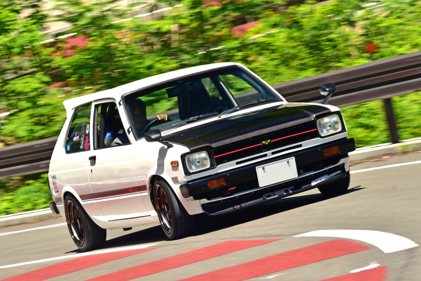 昭和の峠仕様”が現代性能で復活！」メカチューン仕様の4Kエンジンを