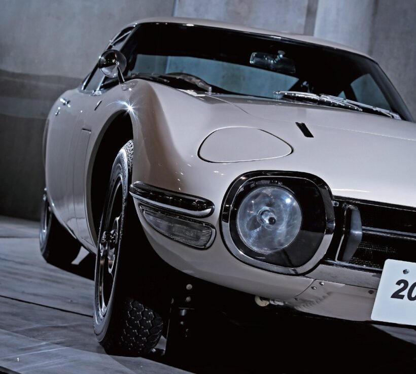 世界最速トヨタ「2000GT」 vs. 最強Z日産「フェアレディZ432」、自動車
