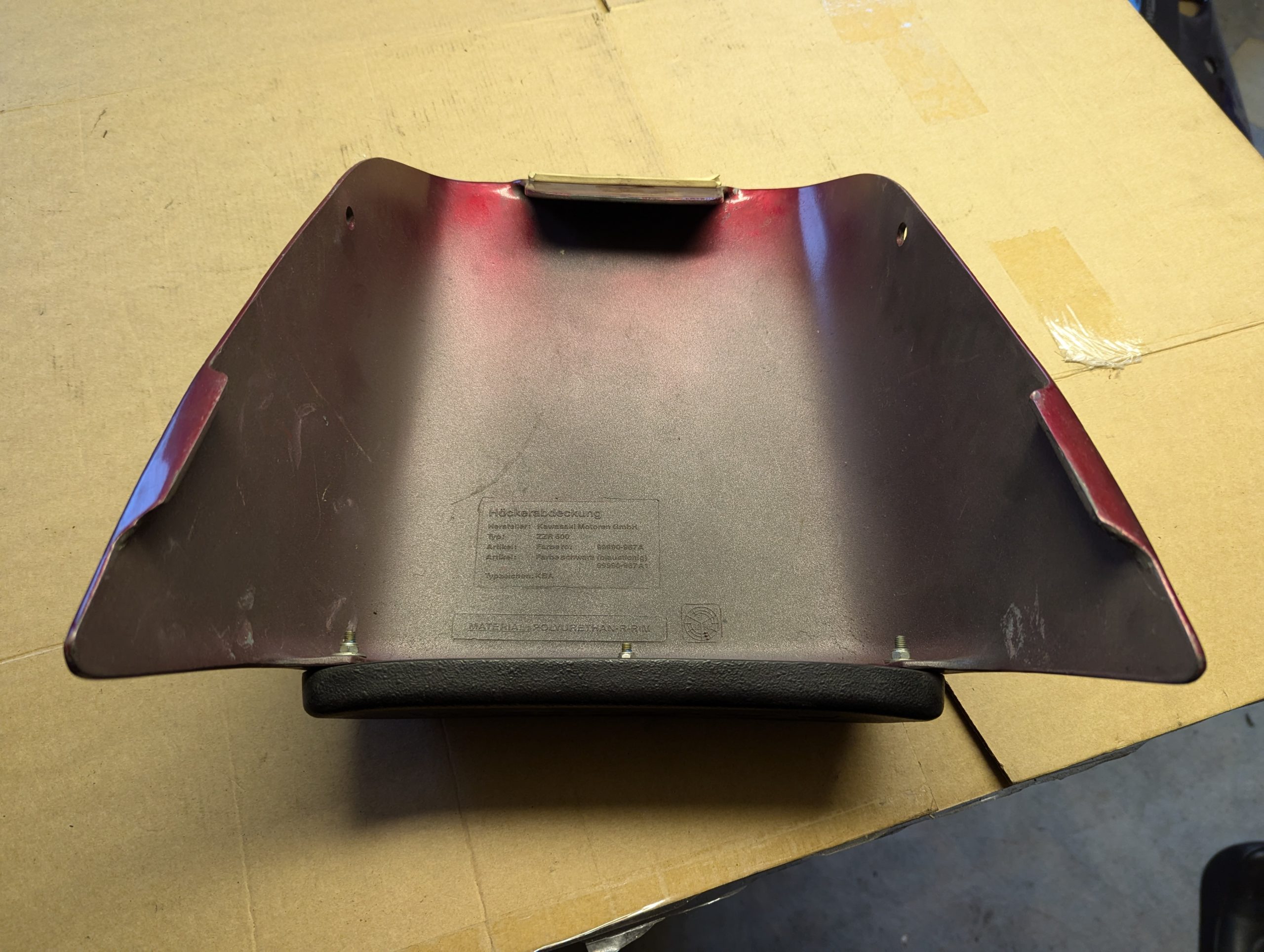 Ersatzteile Kawasaki ZZR600D-E ZX600D-E Sozius-Abdeckung back-seat